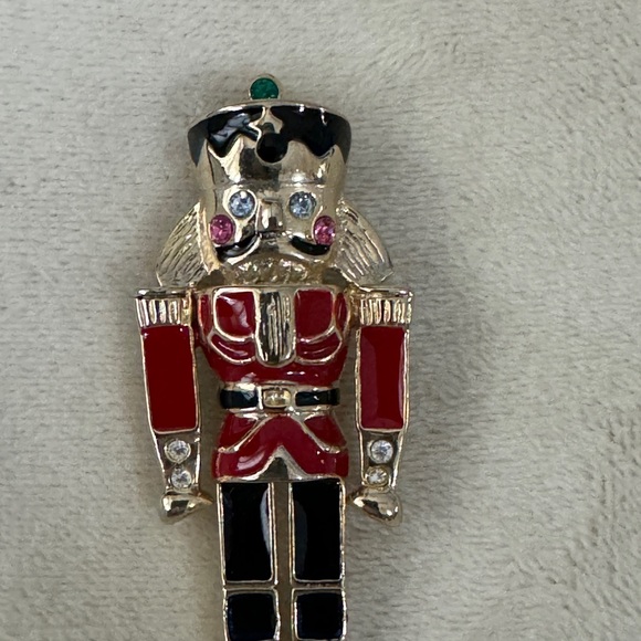 Vintage nutcracker broach - Picture 2 of 4